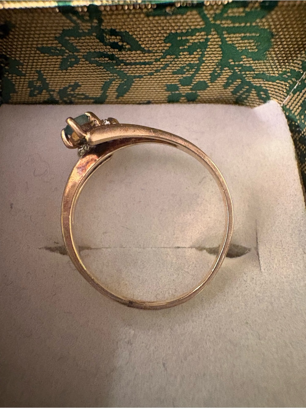 Delicate 10k Yellow Gold Ring with Green Gemstones for Women - Picture 4 of 5